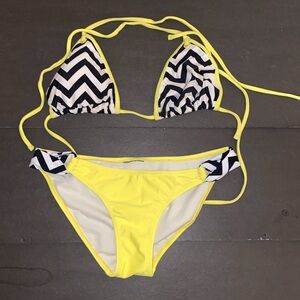 Plunge Medium Yellow White Black Zig Zag Pattern 2-Piece Bikini Full Coverage